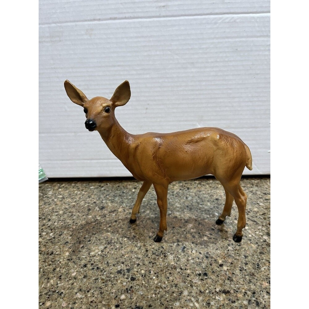 VINTAGE Breyer Whitetail Deer.